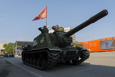 Оренбуржцы отмечают главный праздник страны